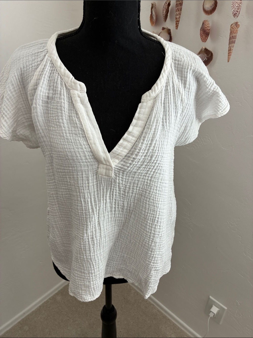 HYFVE White Gauze V-Neck Blouse